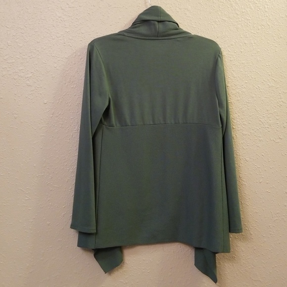 Beautiful and comfortable green coverall jacket - Picture 4 of 5